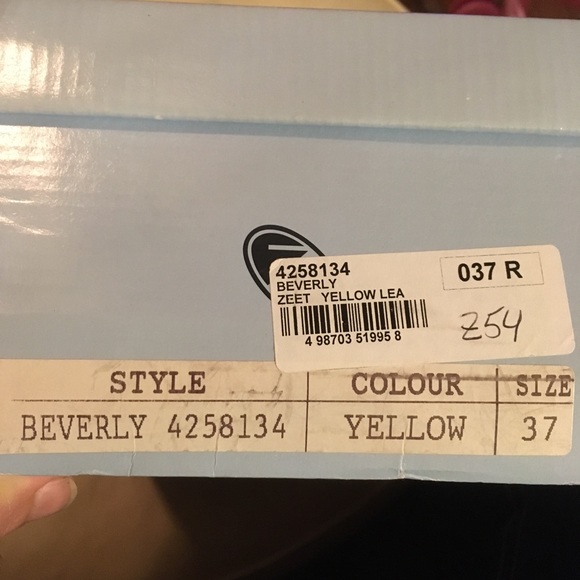 Zetta size 7 yellow leather sandals - Picture 5 of 5